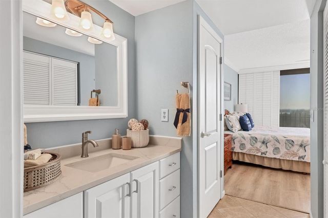 1212 BENJAMIN FRANKLIN DRIVE 1003, Sarasota, FL 34236