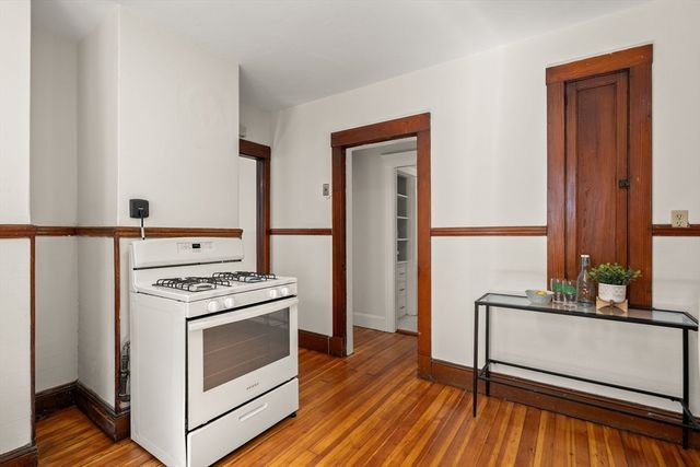 2 St. John St 1, Boston, MA 02130