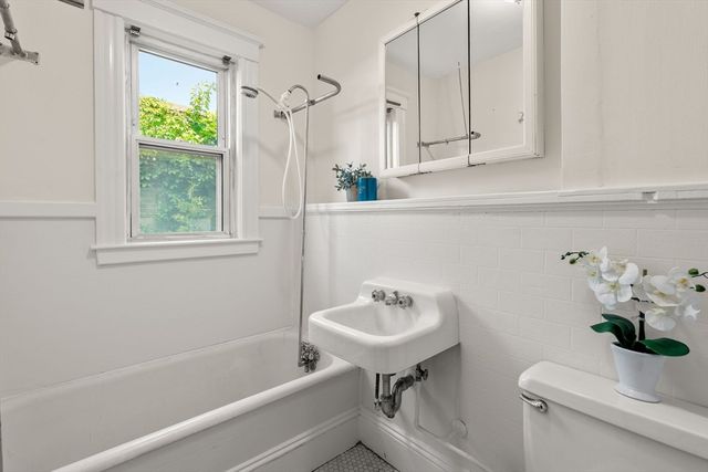 2 St. John St 1, Boston, MA 02130