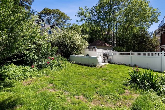2 St. John St 1, Boston, MA 02130