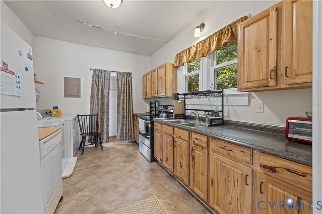 306 N 4th Ave, Hopewell, VA 23860