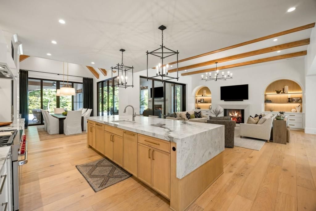 Image 15 of property listing at 200 Deerhaven Lane, Milton, GA 30004