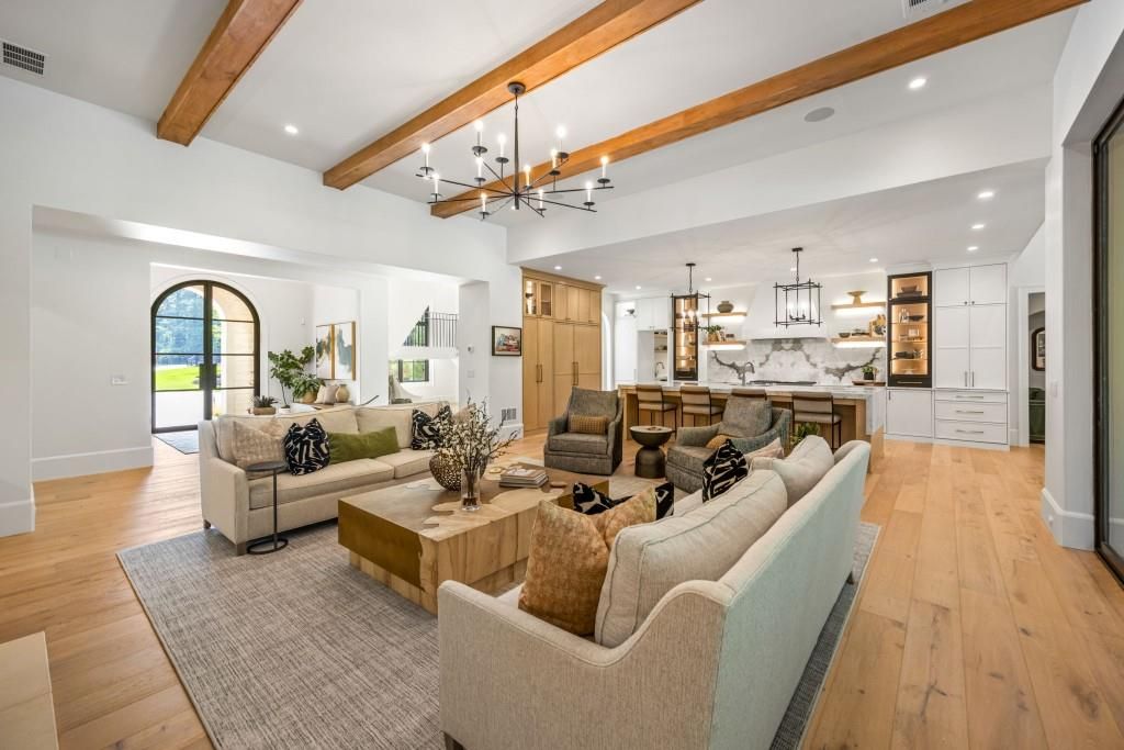Image 18 of property listing at 200 Deerhaven Lane, Milton, GA 30004