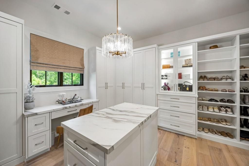 Image 49 of property listing at 200 Deerhaven Lane, Milton, GA 30004