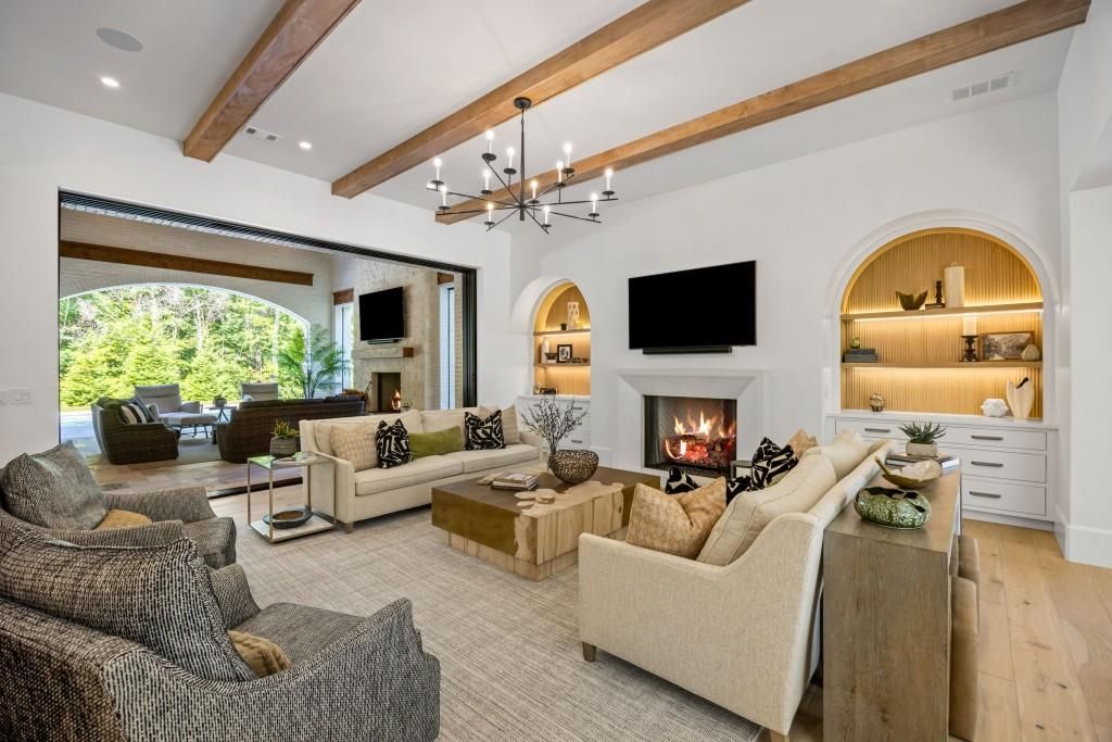 Image 9 of property listing at 200 Deerhaven Lane, Milton, GA 30004