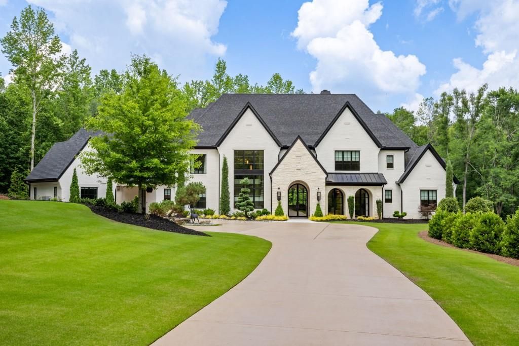 Image 91 of property listing at 200 Deerhaven Lane, Milton, GA 30004