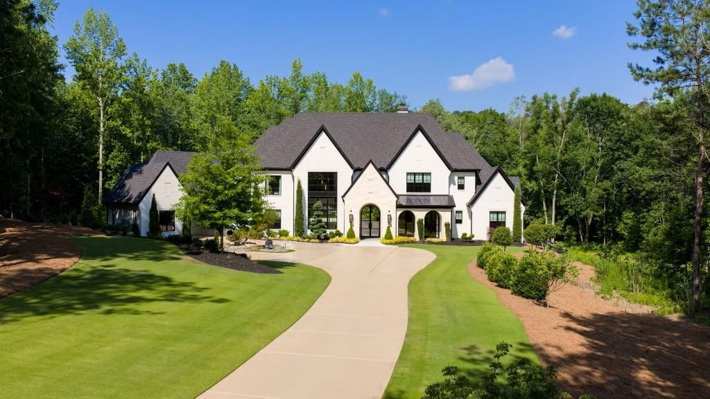 Image 93 of property listing at 200 Deerhaven Lane, Milton, GA 30004