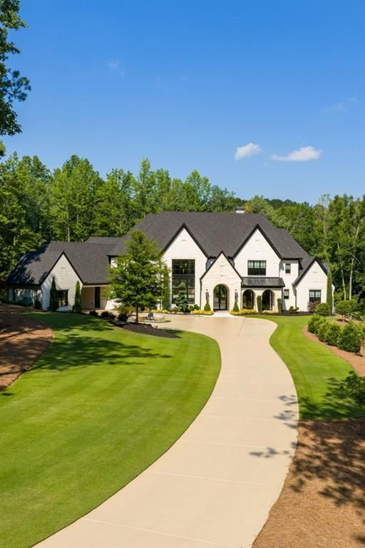 Image 94 of property listing at 200 Deerhaven Lane, Milton, GA 30004