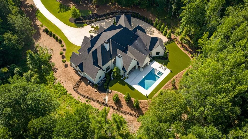Image 98 of property listing at 200 Deerhaven Lane, Milton, GA 30004