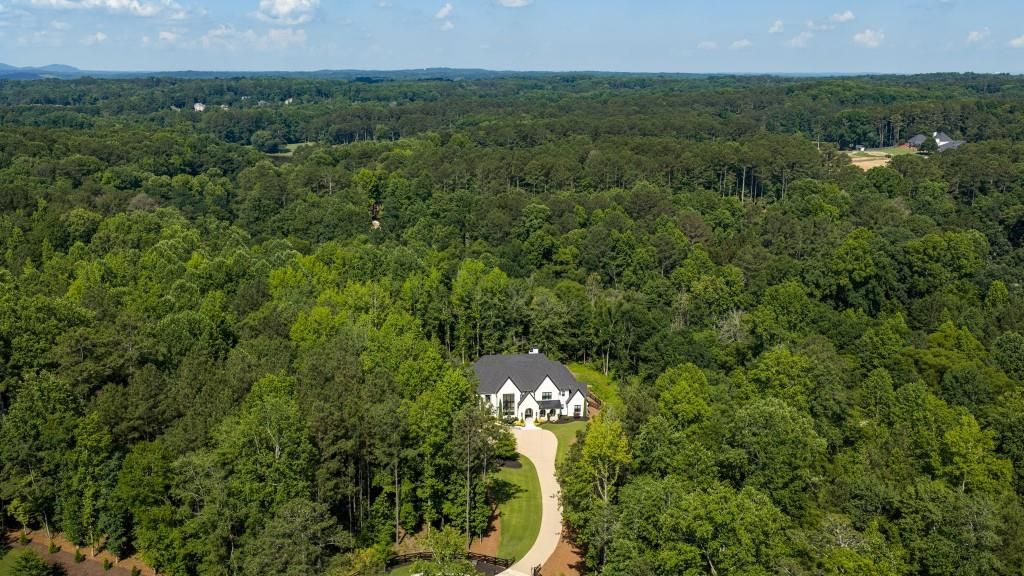 Image 99 of property listing at 200 Deerhaven Lane, Milton, GA 30004