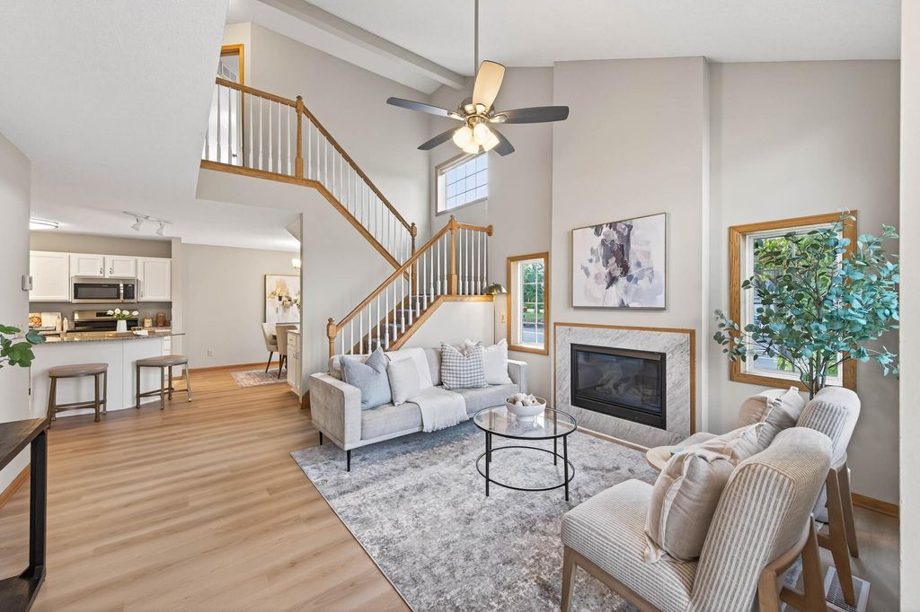 3590 Genevieve Avenue N, Oakdale, MN 55128