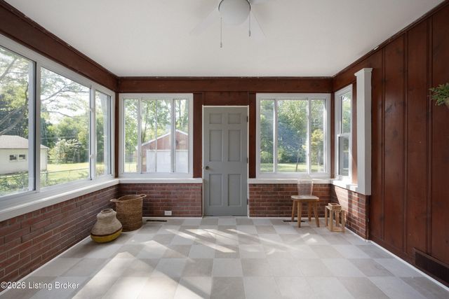 4609 Tween Rd, Louisville, KY 40207