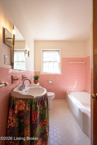 4609 Tween Rd, Louisville, KY 40207