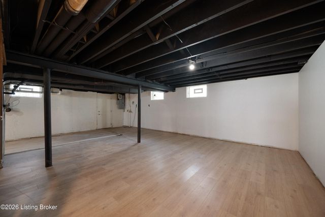 4609 Tween Rd, Louisville, KY 40207
