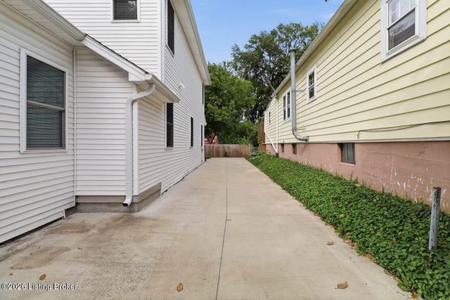 1115 Schiller Ave, Louisville, KY 40204