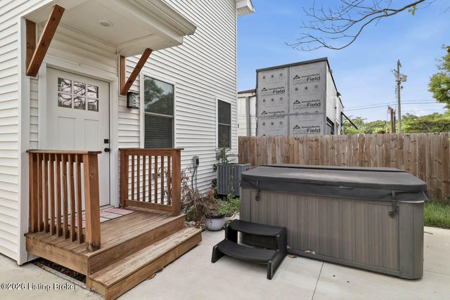 1115 Schiller Ave, Louisville, KY 40204