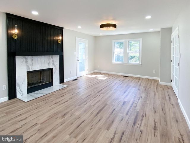 124 WARWICK RD, Lawnside, NJ 08045