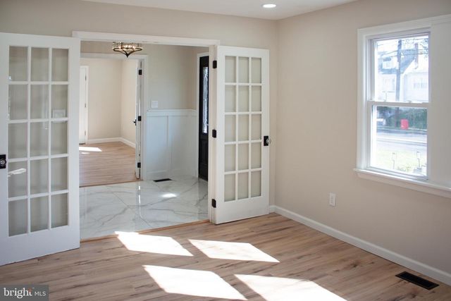 124 WARWICK RD, Lawnside, NJ 08045