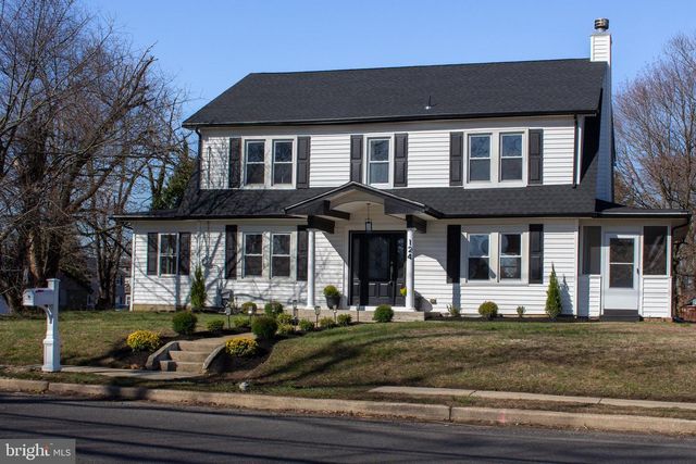 124 WARWICK RD, Lawnside, NJ 08045