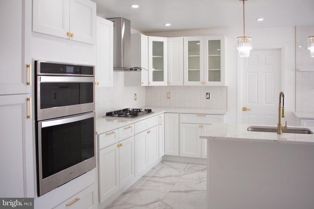 124 WARWICK RD, Lawnside, NJ 08045