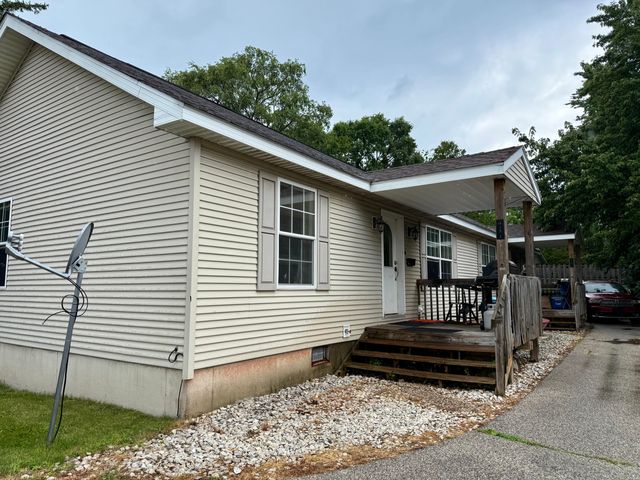 418 6th Street, Manistee, MI 49660