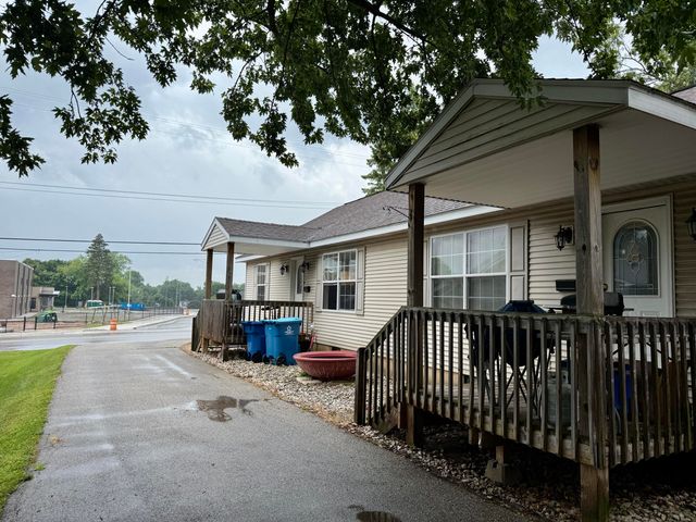 418 6th Street, Manistee, MI 49660