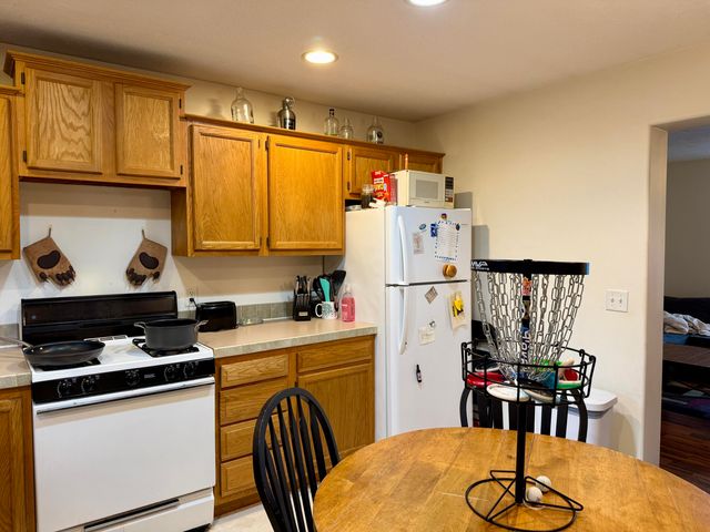 418 6th Street, Manistee, MI 49660