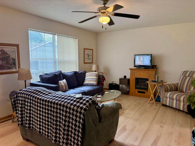 418 6th Street, Manistee, MI 49660