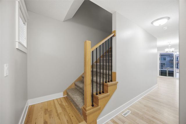 506 NW Crestview Court, Ankeny, IA 50023