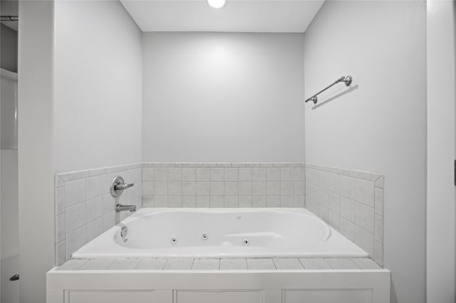 506 NW Crestview Court, Ankeny, IA 50023