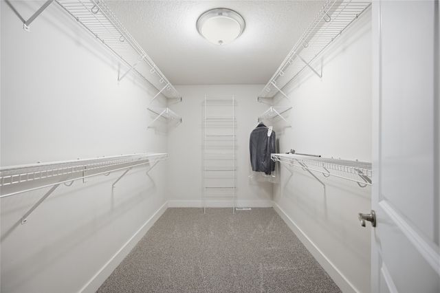 506 NW Crestview Court, Ankeny, IA 50023