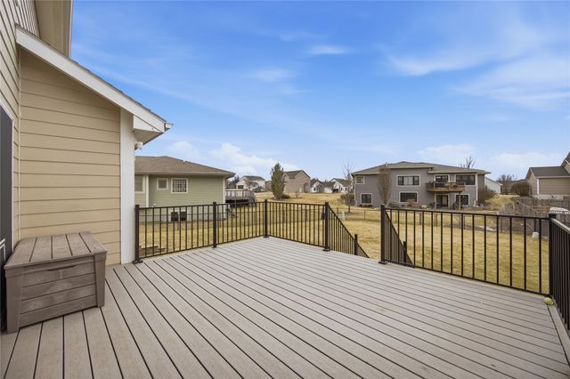 506 NW Crestview Court, Ankeny, IA 50023