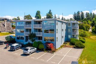 813 S 227th Place #2, Des Moines, WA 98198