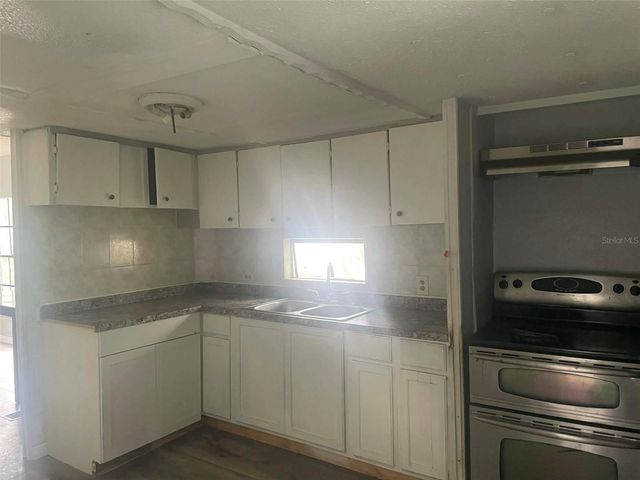 8716 N TANGERINE PLACE, Tampa, FL 33617