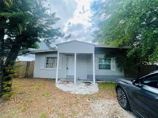 8716 N TANGERINE PLACE, Tampa, FL 33617