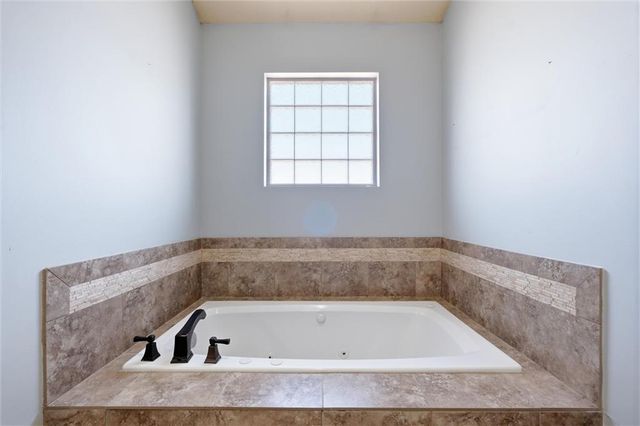 3141 N 123rd Terrace, Kansas City, KS 66109