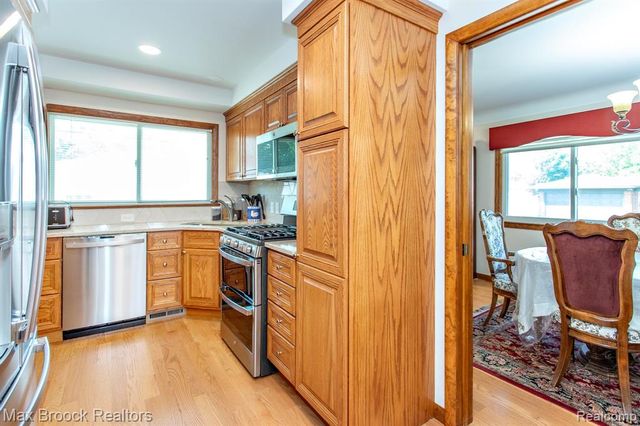 14271 Lincoln Street, Oak Park, MI 48237