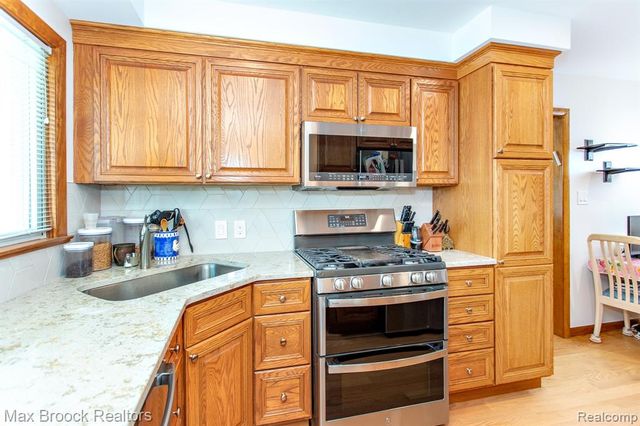 14271 Lincoln Street, Oak Park, MI 48237