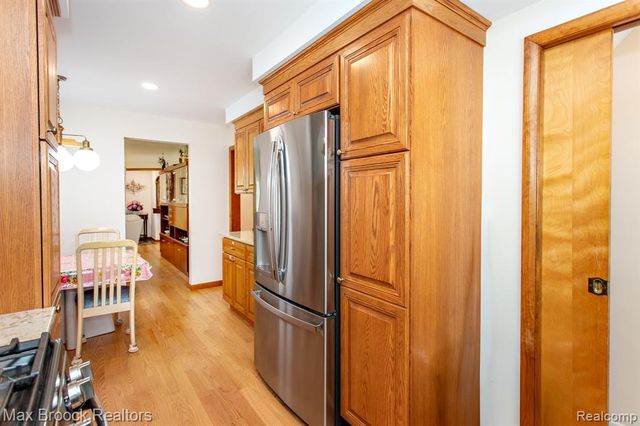 14271 Lincoln Street, Oak Park, MI 48237