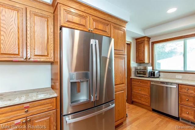 14271 Lincoln Street, Oak Park, MI 48237