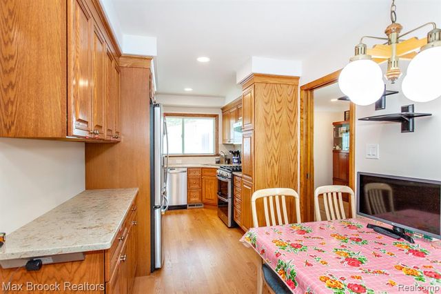 14271 Lincoln Street, Oak Park, MI 48237