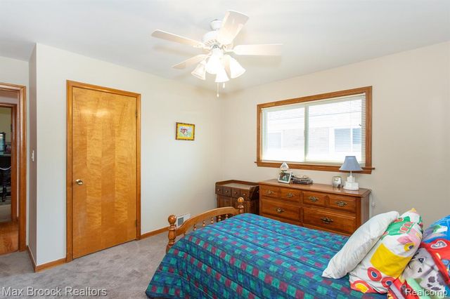 14271 Lincoln Street, Oak Park, MI 48237