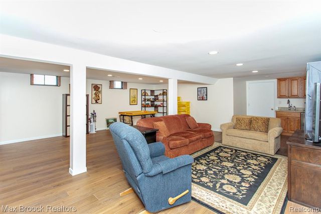 14271 Lincoln Street, Oak Park, MI 48237