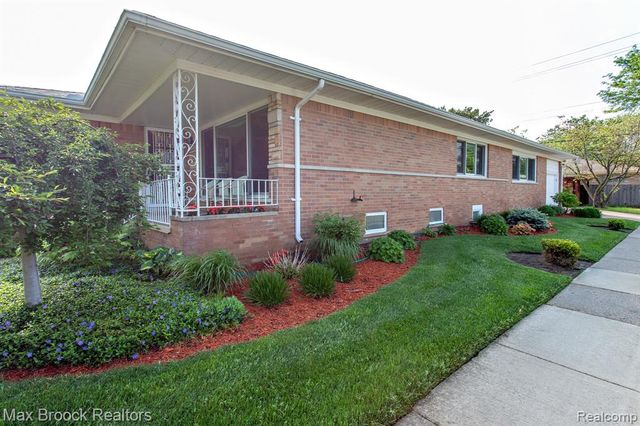 14271 Lincoln Street, Oak Park, MI 48237