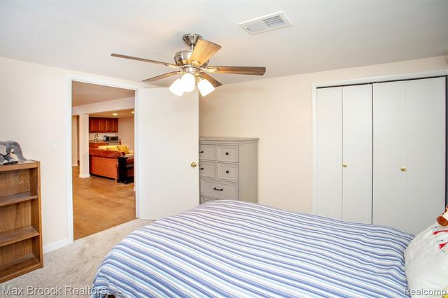 14271 Lincoln Street, Oak Park, MI 48237