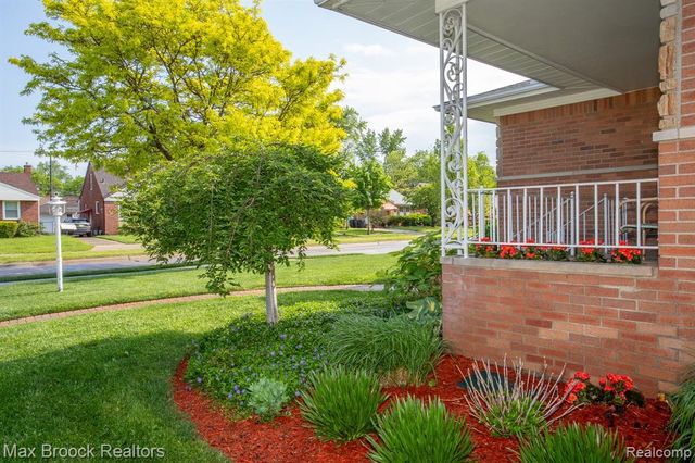 14271 Lincoln Street, Oak Park, MI 48237