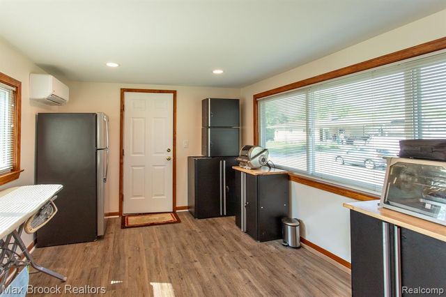 14271 Lincoln Street, Oak Park, MI 48237
