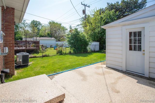 14271 Lincoln Street, Oak Park, MI 48237
