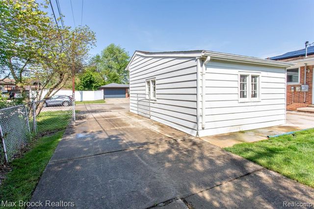 14271 Lincoln Street, Oak Park, MI 48237