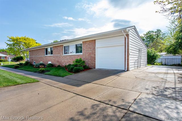 14271 Lincoln Street, Oak Park, MI 48237